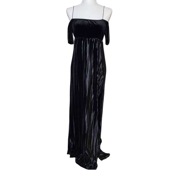 Nasty Gal Marry The Night Velvet Pleated Gown Black SZ US 4 - Picture 2 of 7